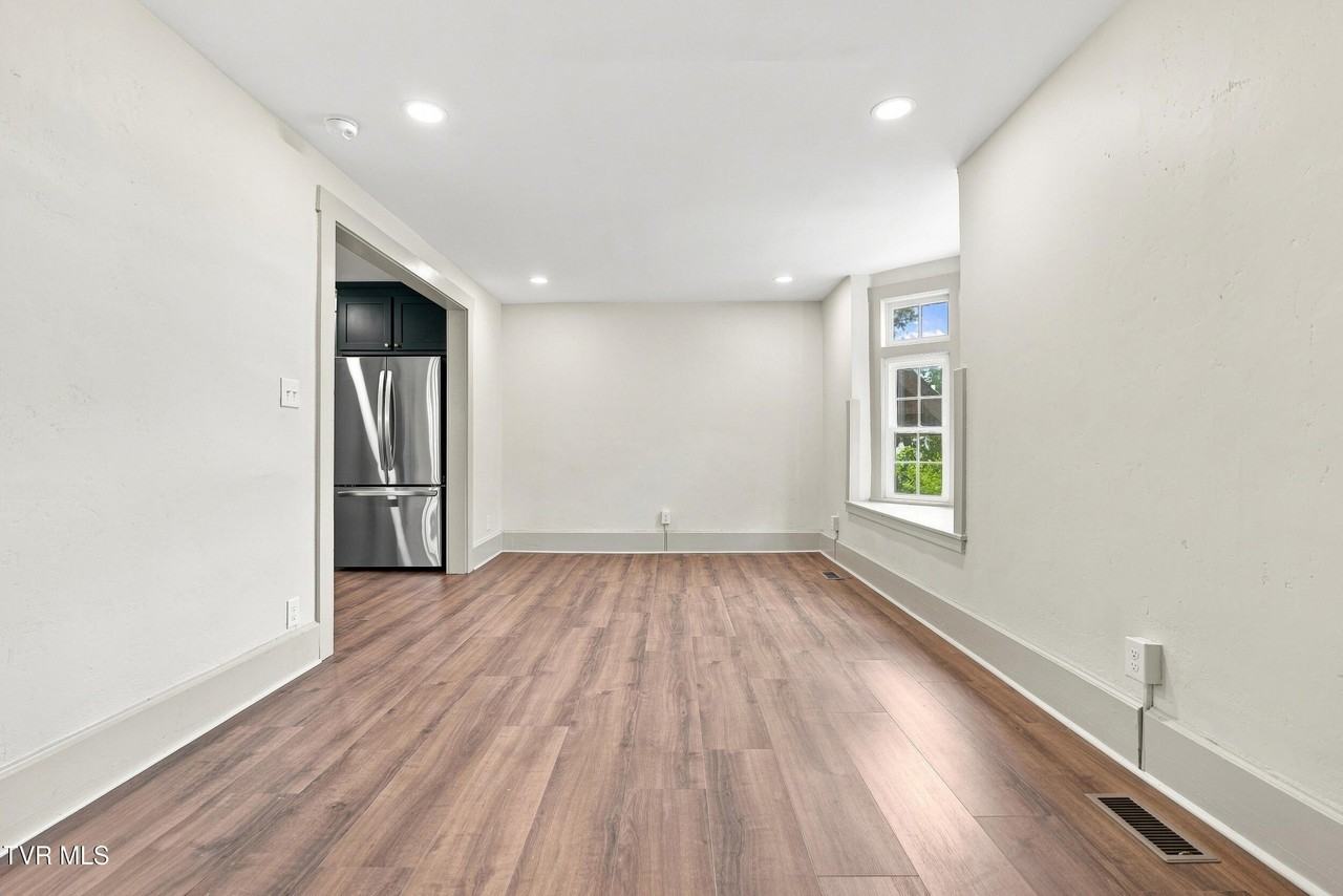 217 W Wanola Ave - Photo 5 of 25