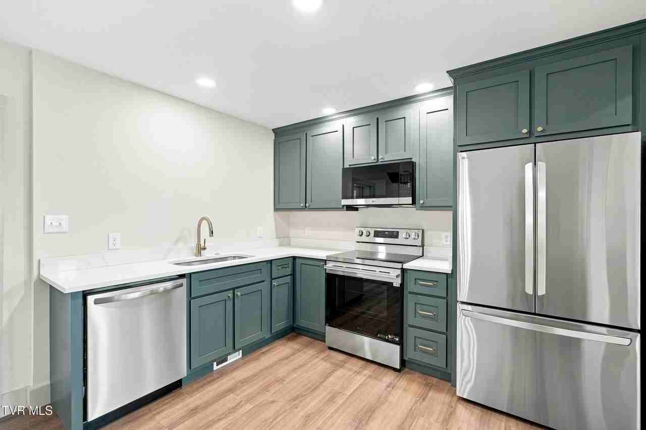 217 W Wanola Ave - Photo 7 of 25