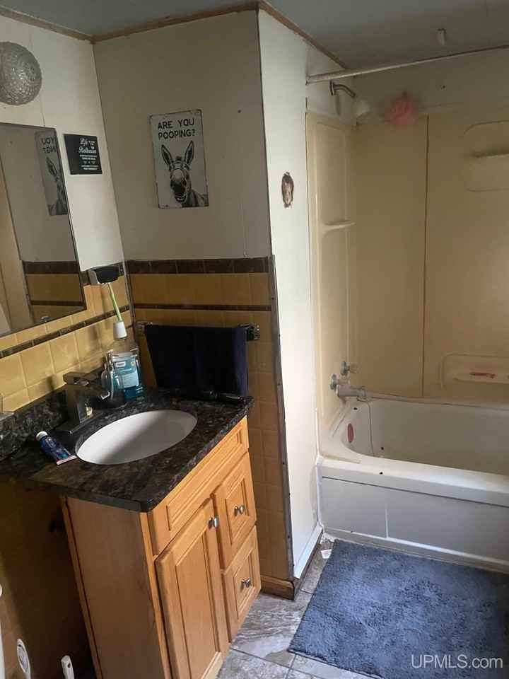 107 N Tamarack St - Photo 5 of 20
