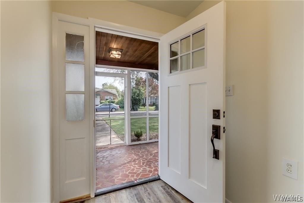 1612 2nd Ave - Photo 4 of 35
