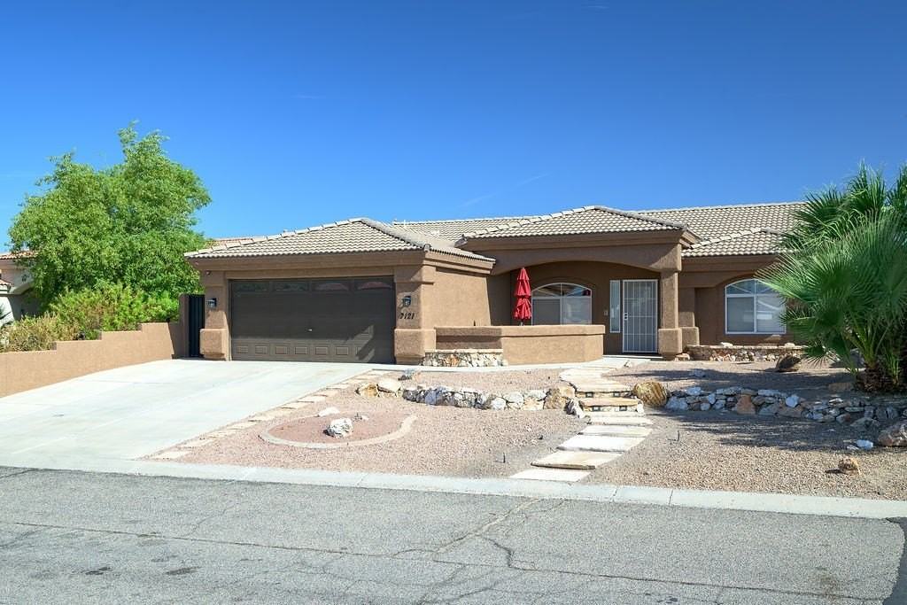 2121 E Desert Lakes Dr - Photo 3 of 26