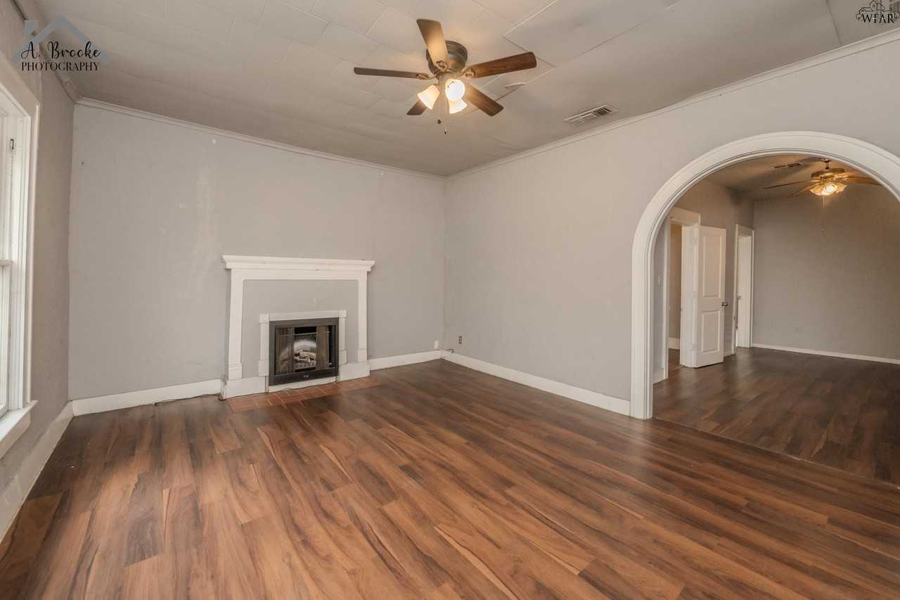 1635 Elizabeth Ave - Photo 3 of 16