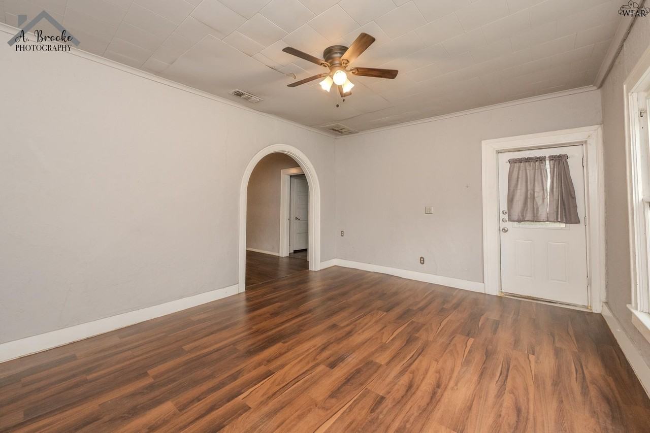 1635 Elizabeth Ave - Photo 4 of 16