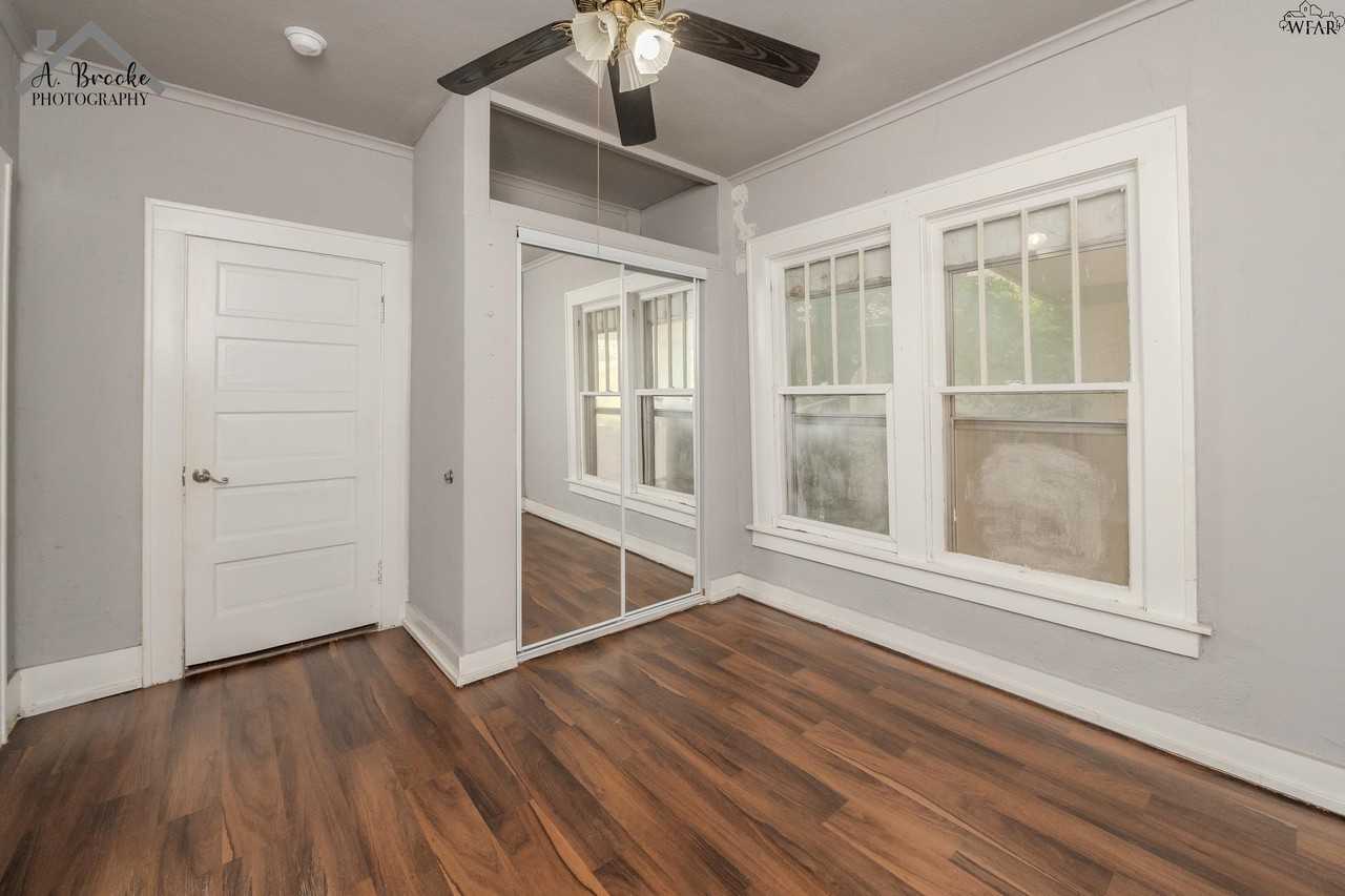 1635 Elizabeth Ave - Photo 6 of 16