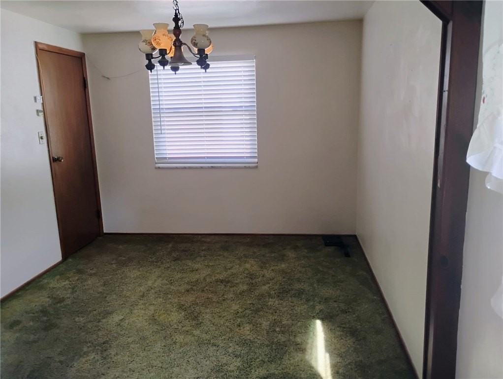 227 Parklane Dr - Photo 4 of 14