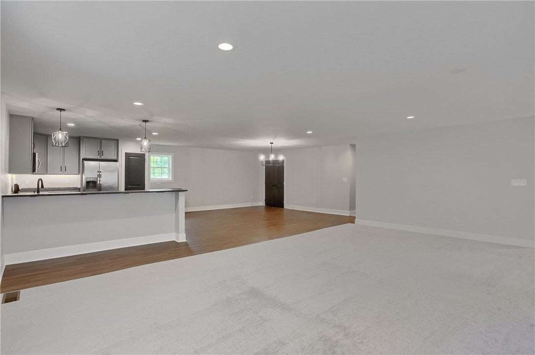 303 Garfield Ave - Photo 7 of 30