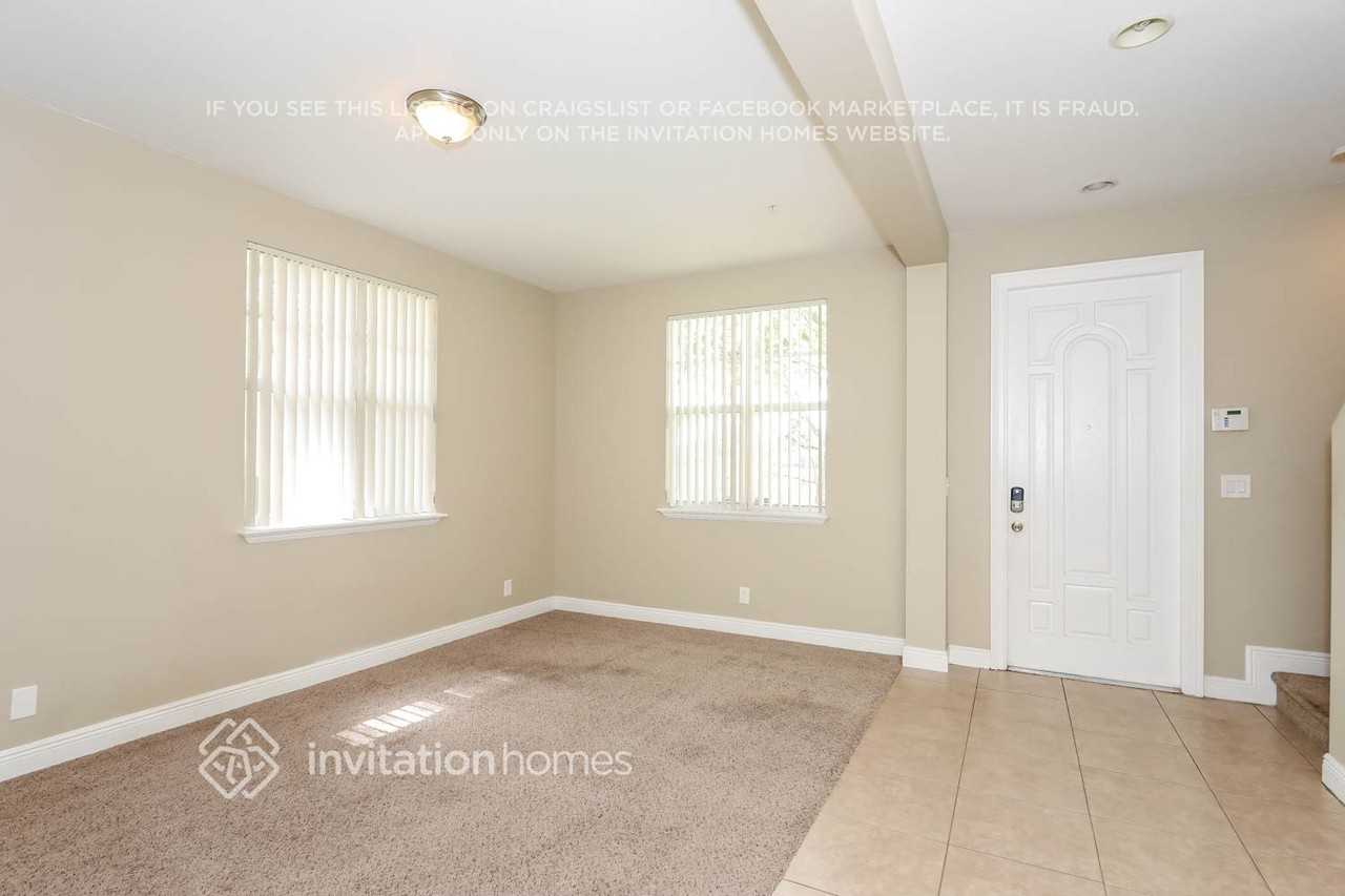 10001 Sw 22nd St - Photo 4 of 20