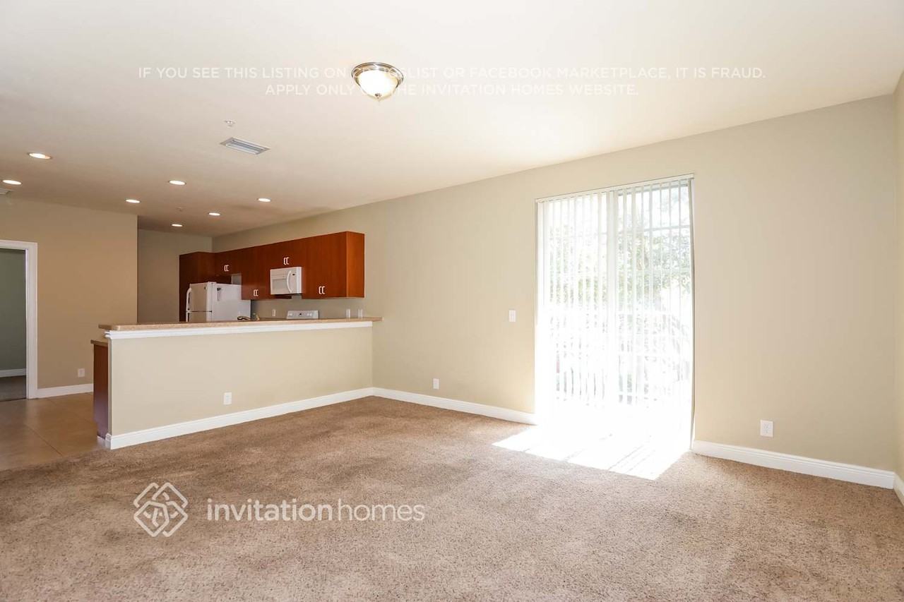 10001 Sw 22nd St - Photo 6 of 20