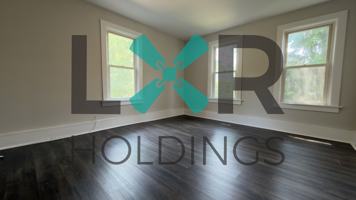 featured image of 297 N Laurel St #3