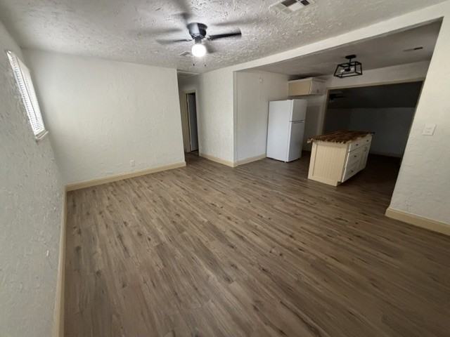 512 Nw Glendale Dr #1 - Photo 2 of 10