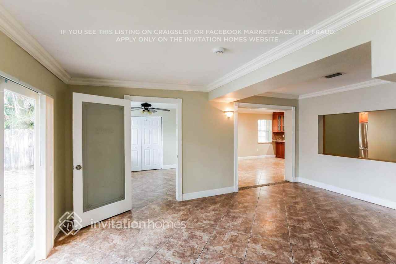 9811 Sw 13th Ct - Photo 3 of 17