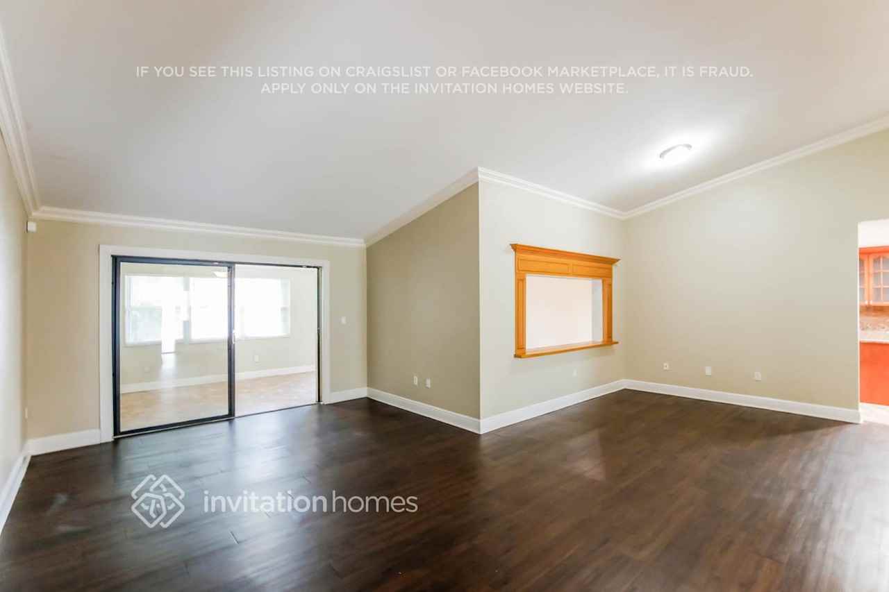 9811 Sw 13th Ct - Photo 4 of 17