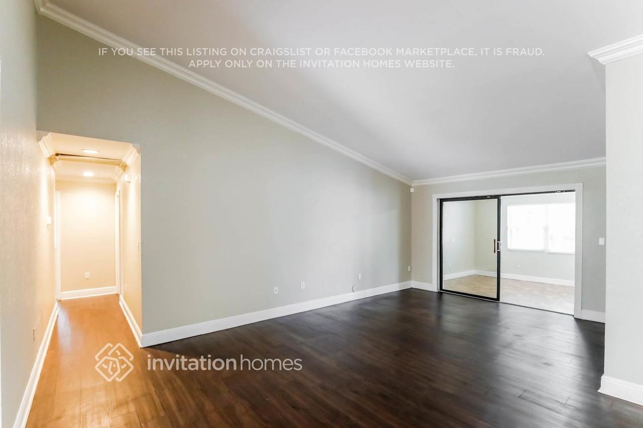 9811 Sw 13th Ct - Photo 5 of 17