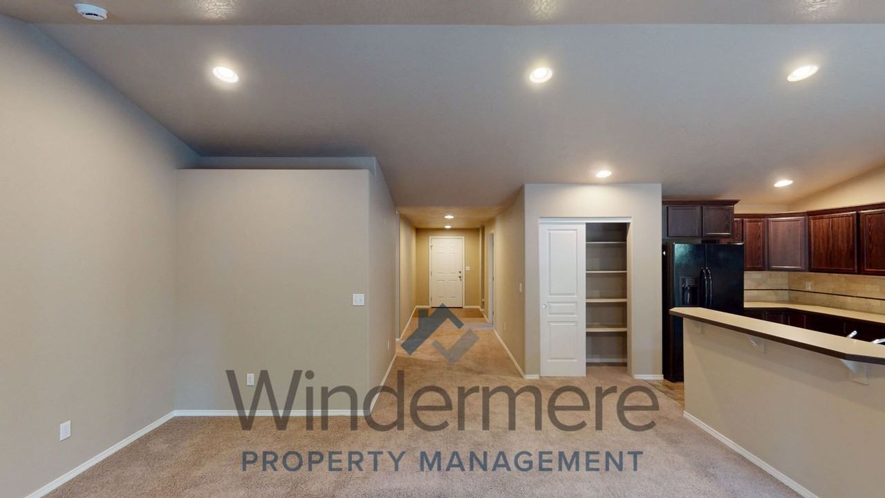 1310 Sw Greeley St - Photo 2 of 21