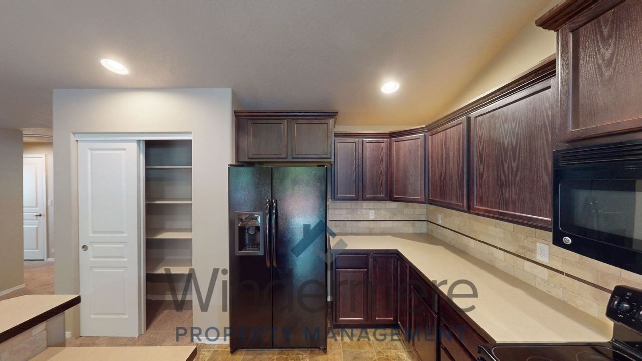 1310 Sw Greeley St - Photo 5 of 21