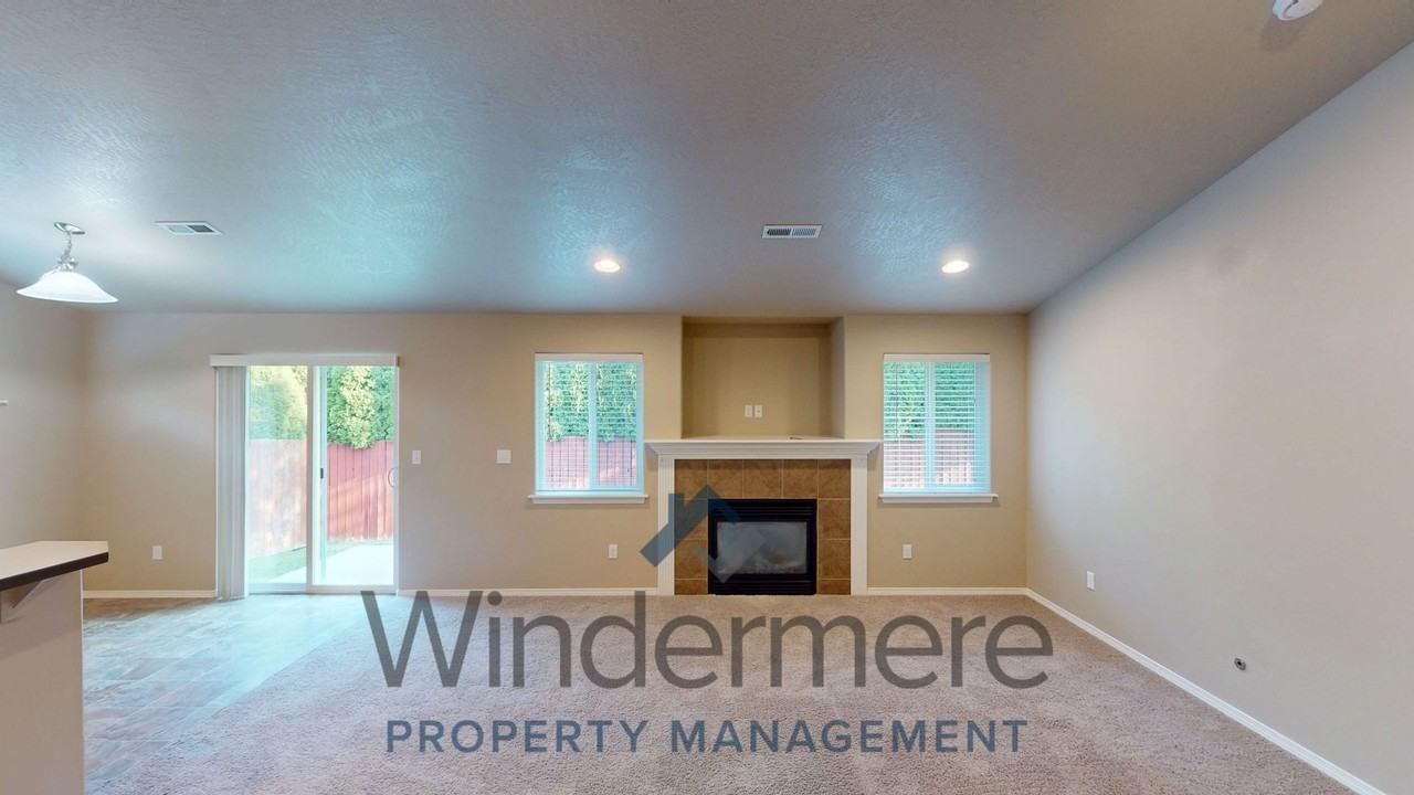 1310 Sw Greeley St - Photo 7 of 21