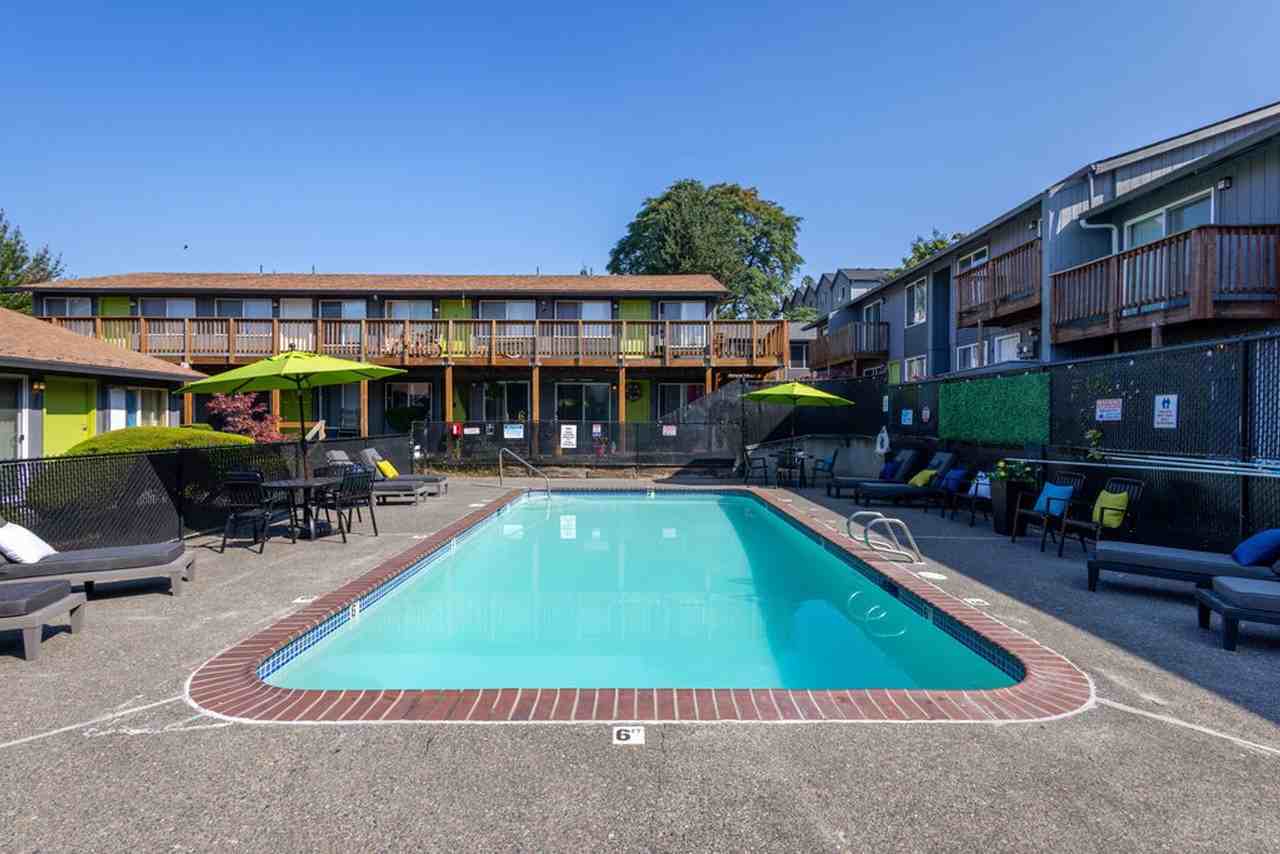 Moreland Place Apartments - Photo 5 of 25