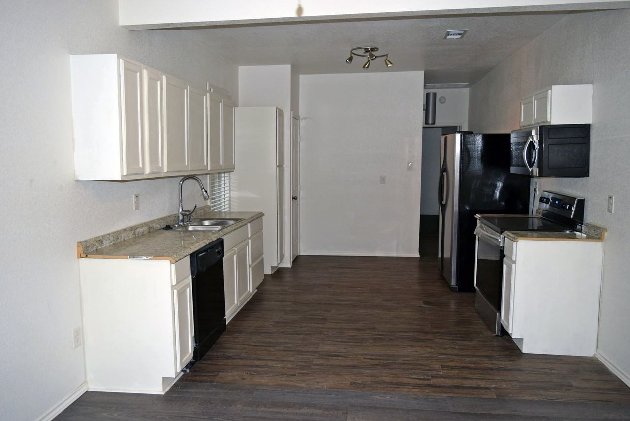1807 Fairmount Ave #1807 - Photo 3 of 10