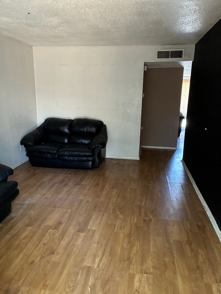541 Palomas Dr Se #A - Photo 5 of 9