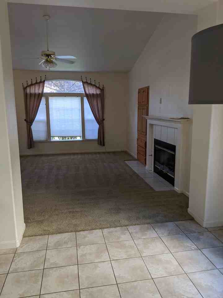 317 Westin Ln - Photo 3 of 9