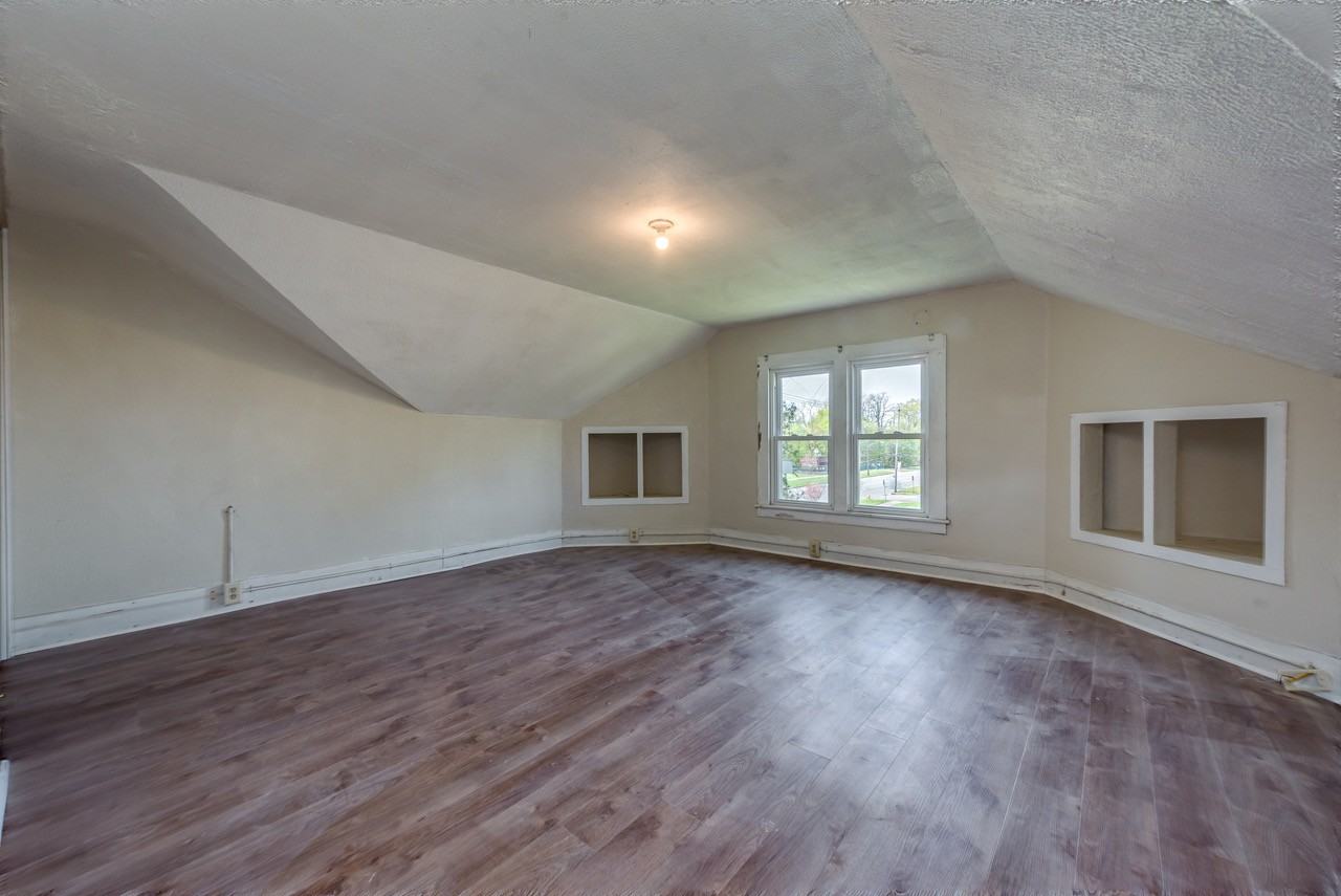 691 Wyoming Ave - Photo 2 of 20
