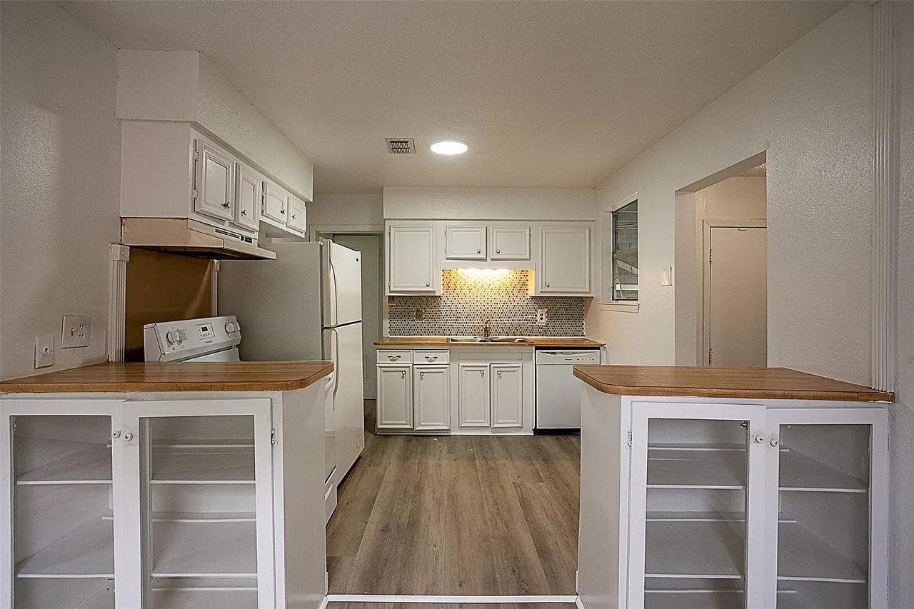 565 25th St - Photo 4 of 12