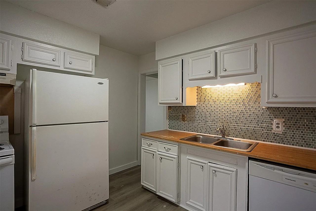 565 25th St - Photo 5 of 12