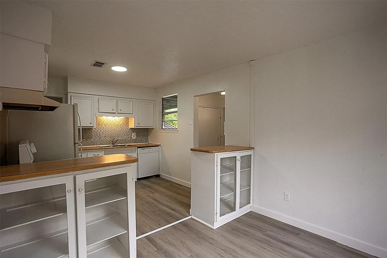 565 25th St - Photo 6 of 12