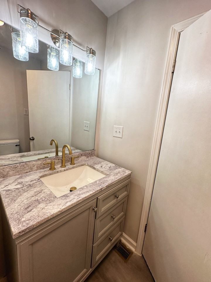 34 S Main St - Photo 6 of 18