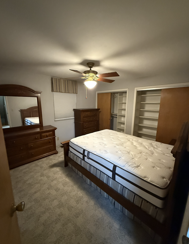 4518 Lawrence St - Photo 4 of 10