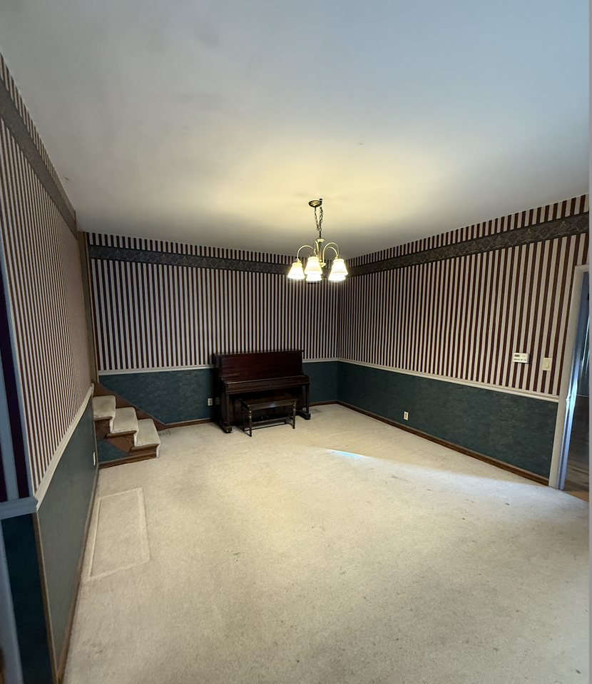 4518 Lawrence St - Photo 5 of 10