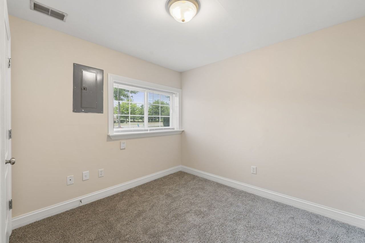 243 W Klein Ave - Photo 2 of 24