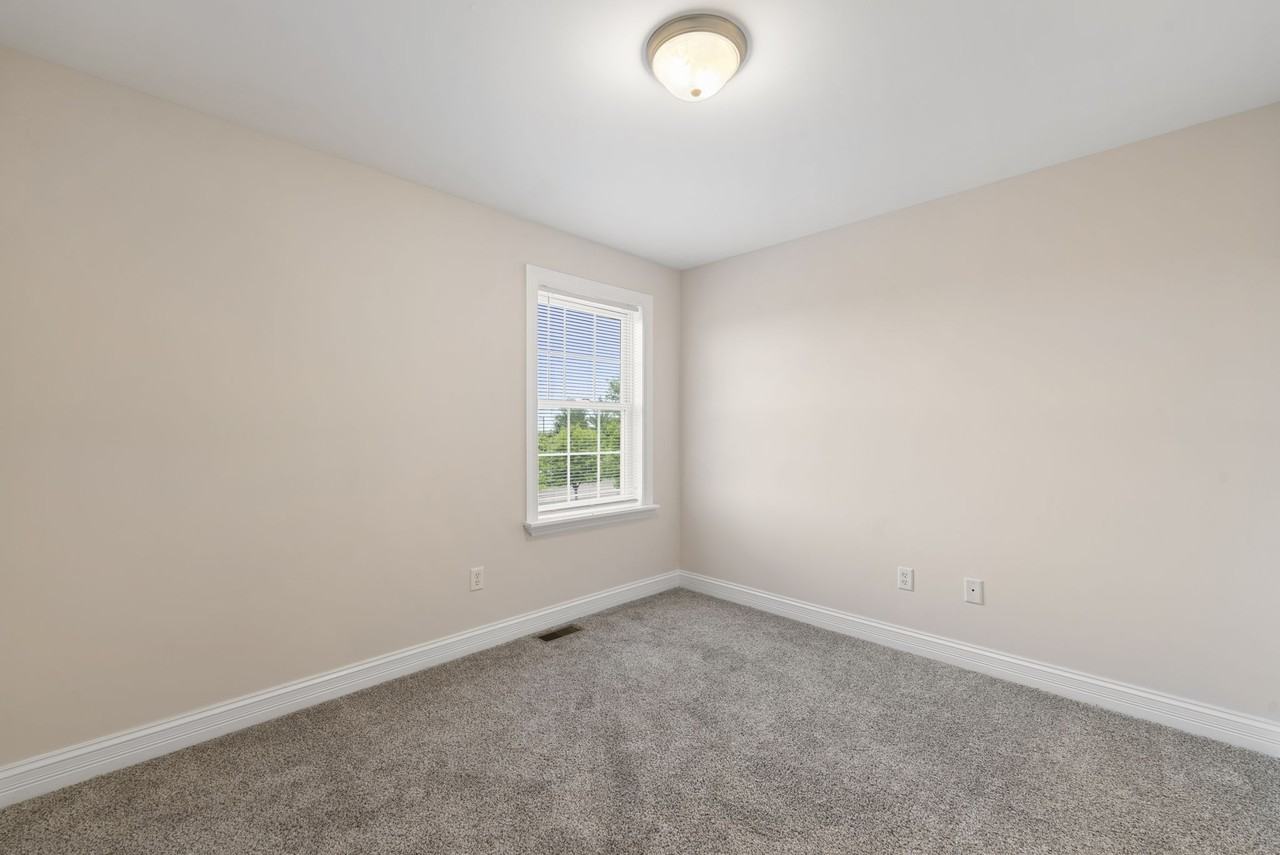 243 W Klein Ave - Photo 7 of 24