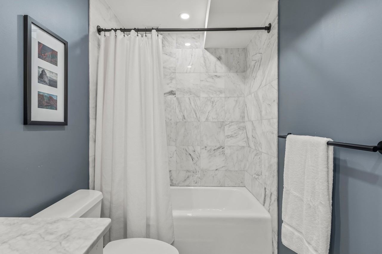 225 S 18th St #714 - Photo 4 of 21