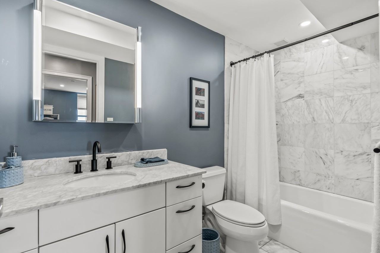 225 S 18th St #714 - Photo 6 of 21