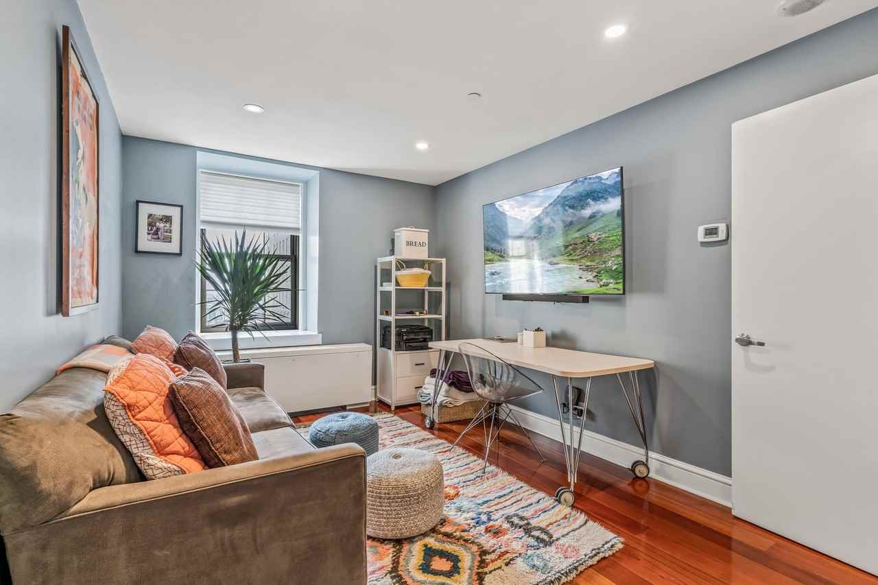 225 S 18th St #714 - Photo 7 of 21