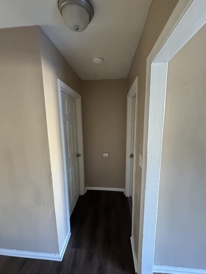 701 N Sampson Ave #7 - Photo 2 of 7