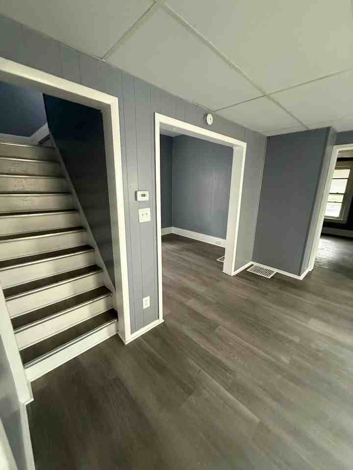 7512 Star Ave #1 - Photo 4 of 32