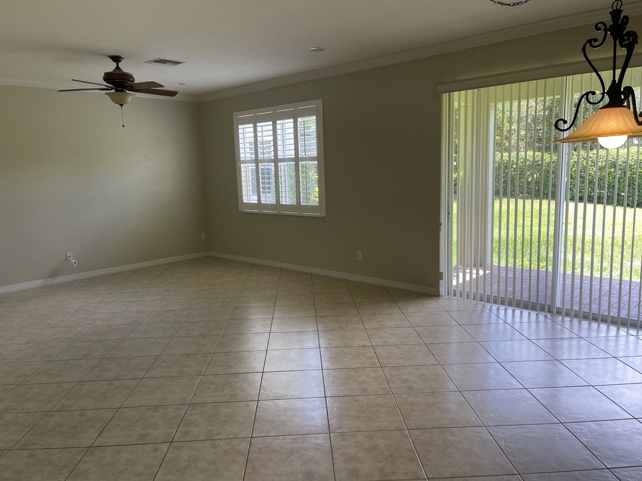 2905 Winglewood Cir - Photo 3 of 20