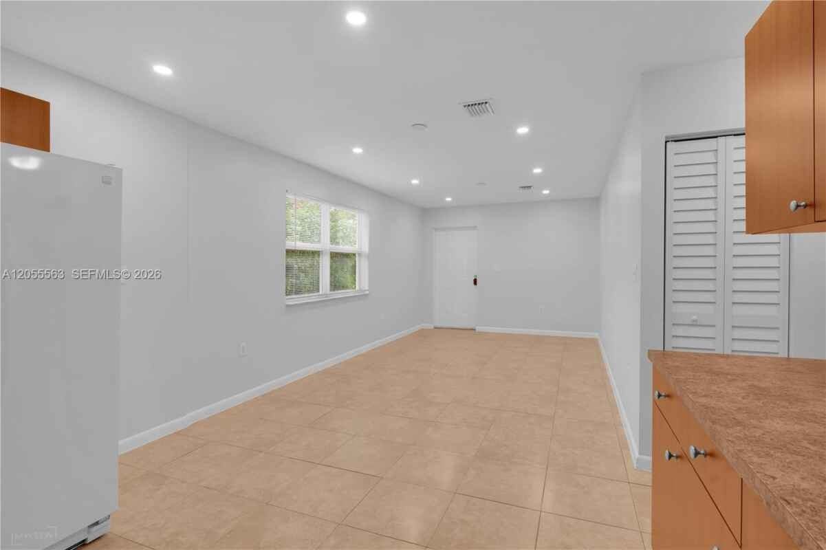 1451 Nw 51st Ter - Photo 5 of 21