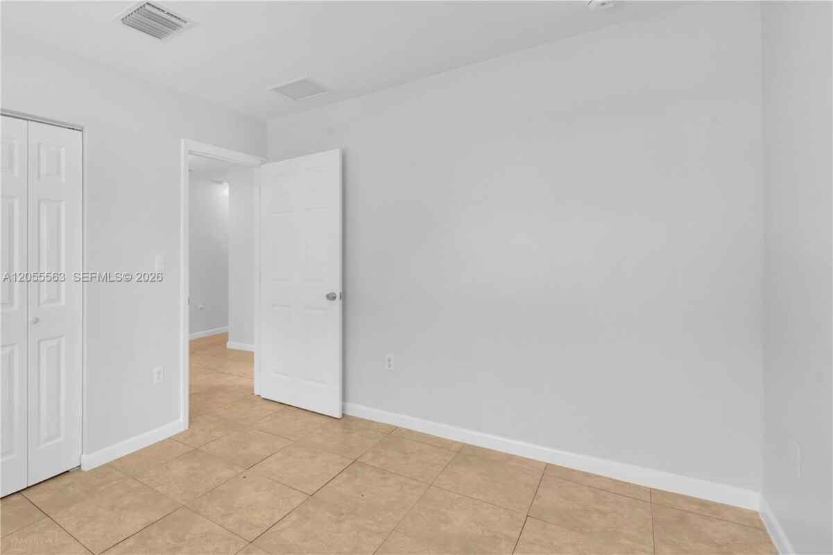 1451 Nw 51st Ter - Photo 7 of 21