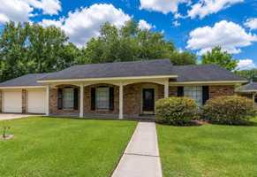 featured image of 1045 Chatwood Dr