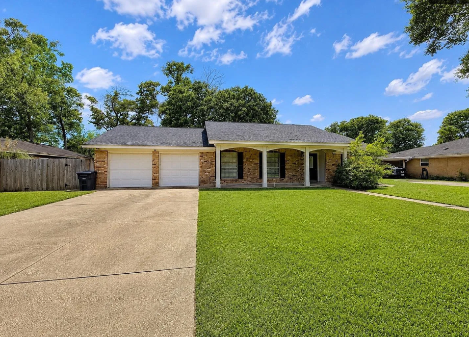 1045 Chatwood Dr - Photo 5 of 19