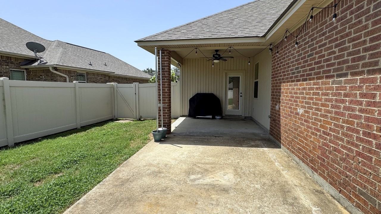 111 Old Outpost Rd - Photo 3 of 26