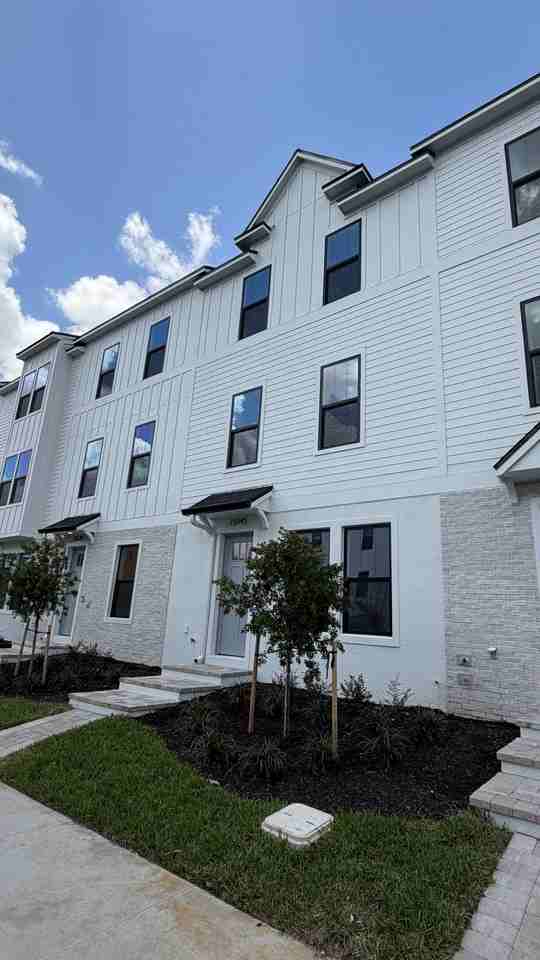 15045 Groveside Rd - Photo 4 of 42