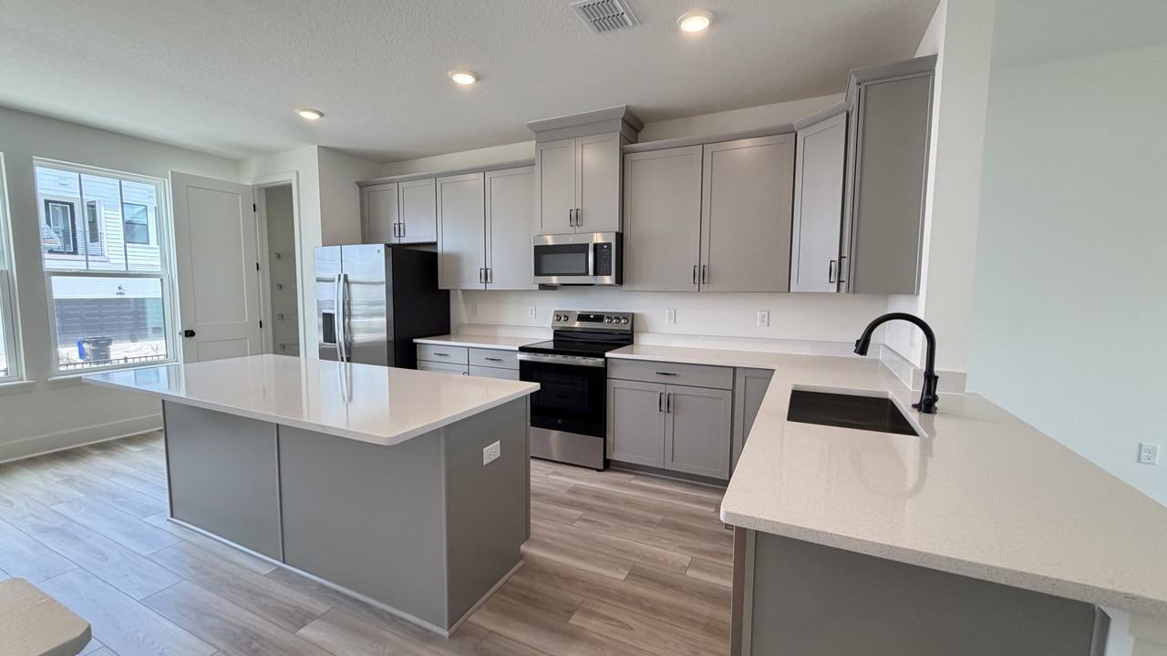 15045 Groveside Rd - Photo 7 of 42