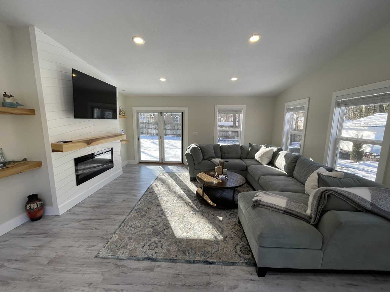 15095 Leonard Rd - Photo 3 of 20