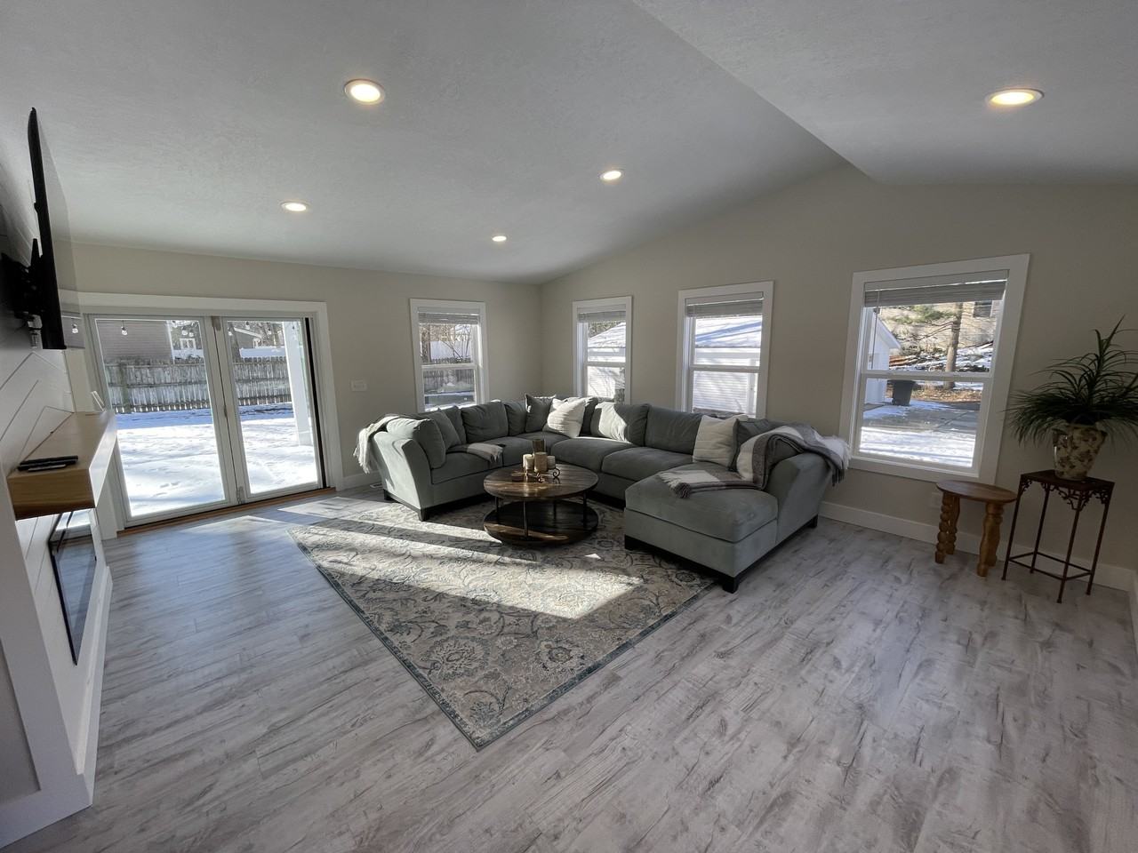 15095 Leonard Rd - Photo 7 of 20
