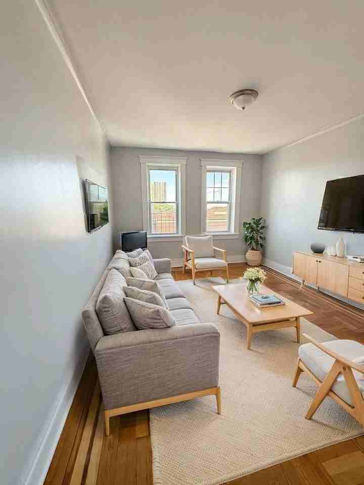 Woodcliff Court Apartments - Photo 2 of 6