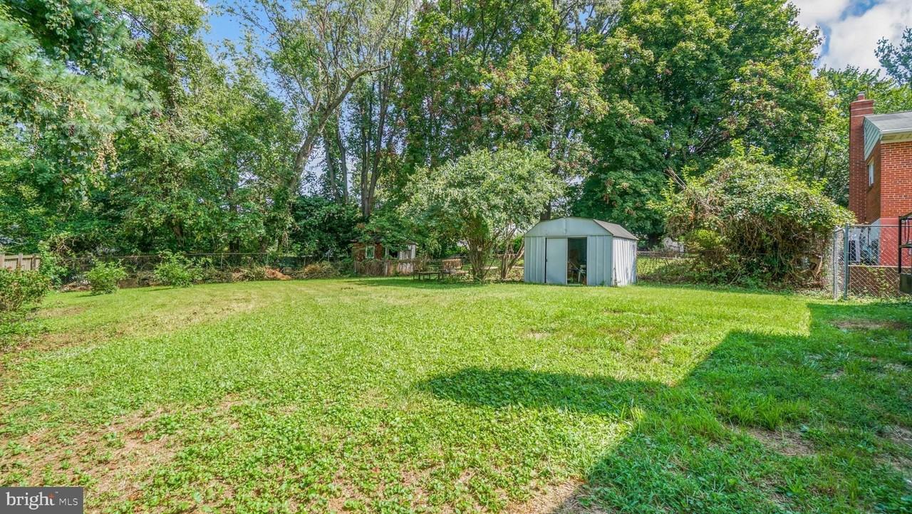 4909 Randolph Rd - Photo 2 of 41